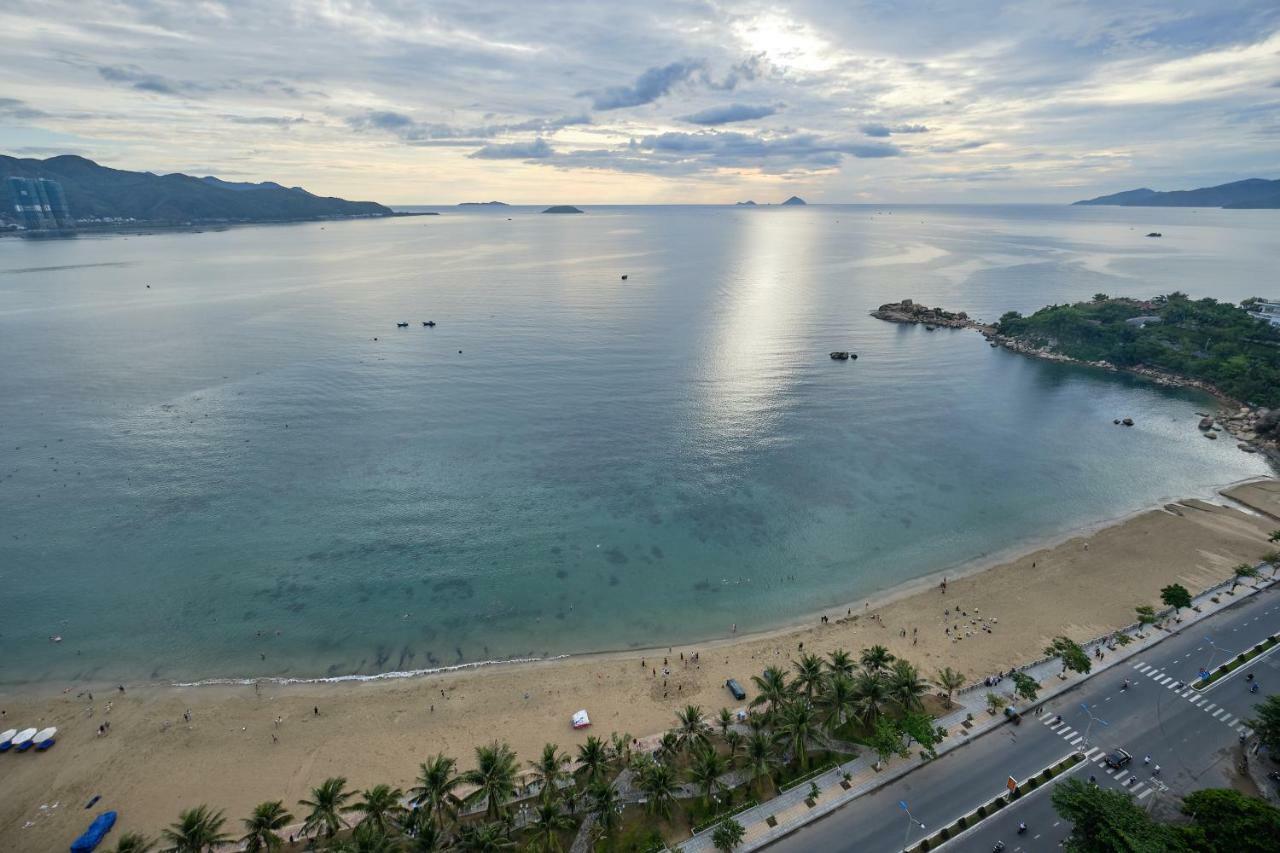 Sunrise Hon Chong Ocean View Apartment Нячанг Екстер'єр фото